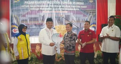 Sutan Riska Resmikan Pasar Rakyat Modern Dharmasraya Di Sungai Rumbai